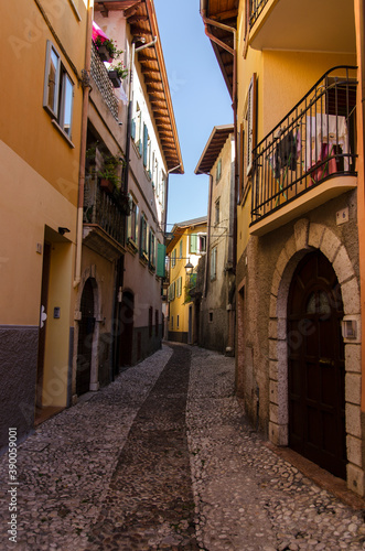 Fototapeta Naklejka Na Ścianę i Meble -  miasteczko Malcesina - Włochy 