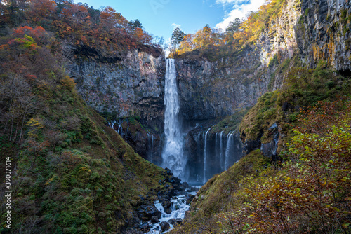 紅葉の日光 華厳の滝 観瀑台にて