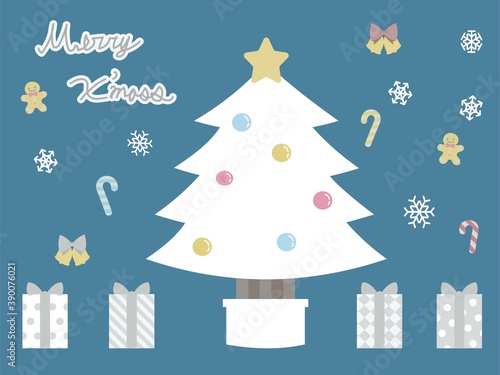 ボールのオーナメントの白いクリスマスツリー