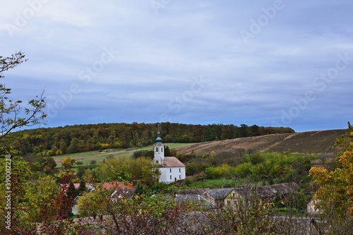 Alte Dorfkirche in Mekényes, Baranya, Ungarn © bwagner