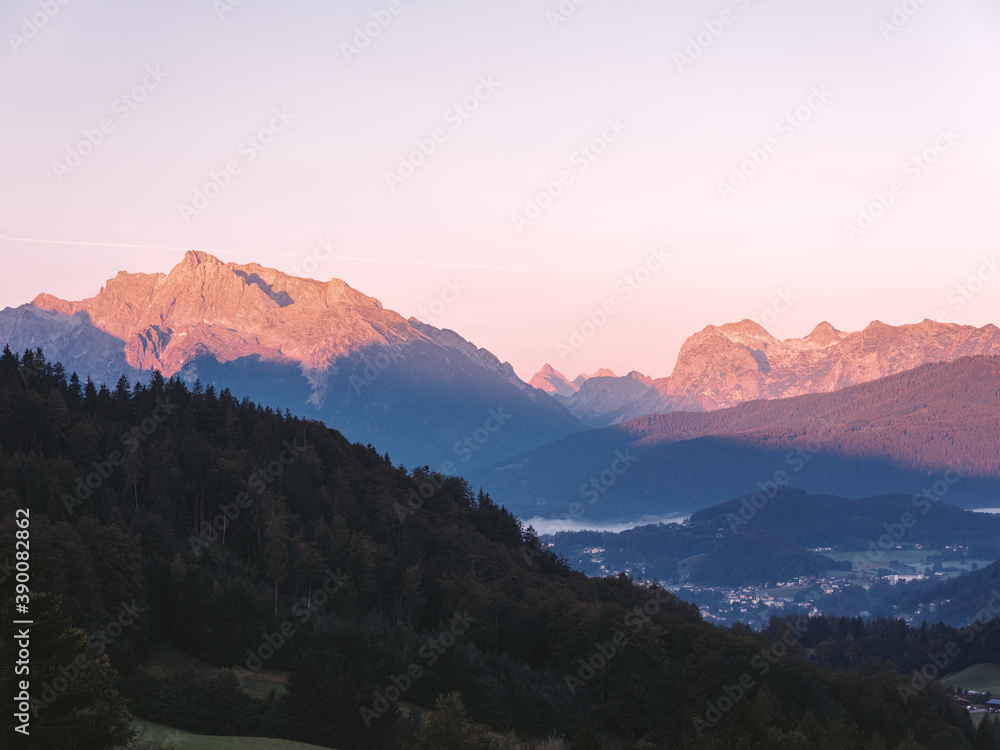 Alpenglühen in Berchtesgaden, Bayern