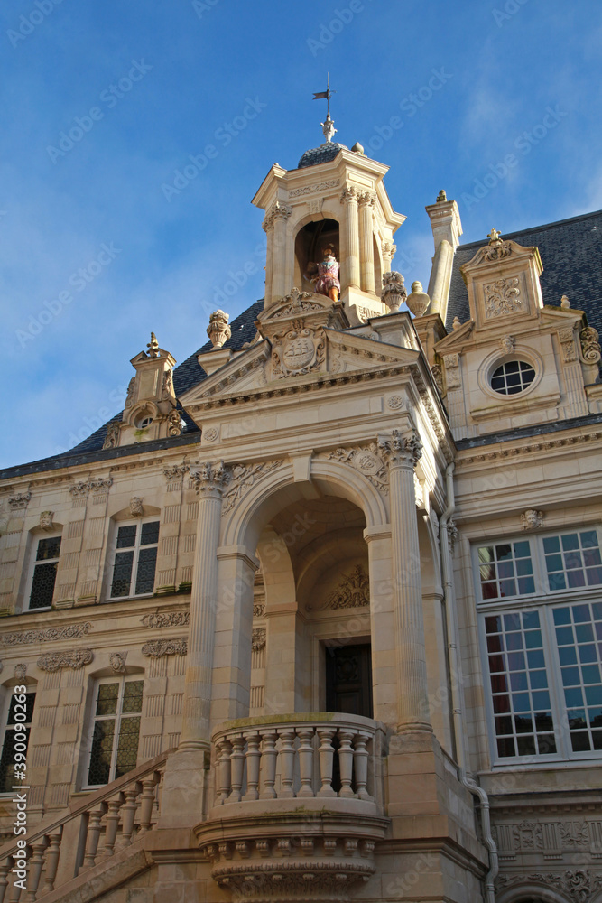 Cour intérieure de la mairie de La Rochelle	