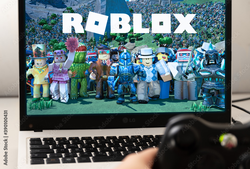 Fotografia do Stock: Roblox at notebook screen, Sao Paulo, Brazil, 10/10/2020. Roblox is a multiplayer online video game and game creation system that allows users to design their own games