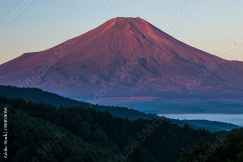 赤富士 © Paylessimages