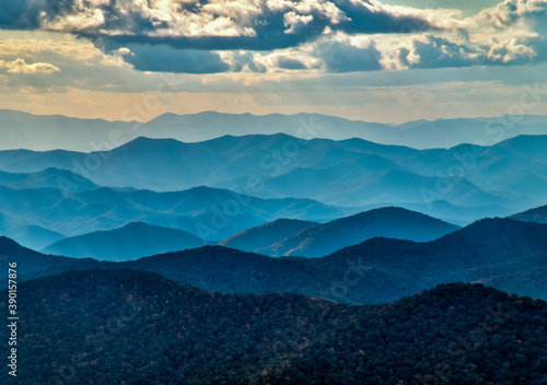 Canvastavla A wide landscape of the Blue Ridge Mountain layers with clouds in HDR