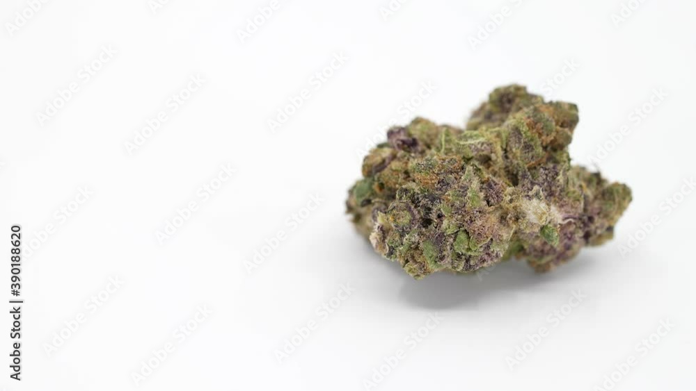 Marijuana Strain, Rozay, 360 Degree Looping Rotation, Single Bud,
Right Frame, 4K 60p Marijuana Strain, Rozay, 360 Degree Looping Rotation, Single Bud,
Right Frame, 4K 60p