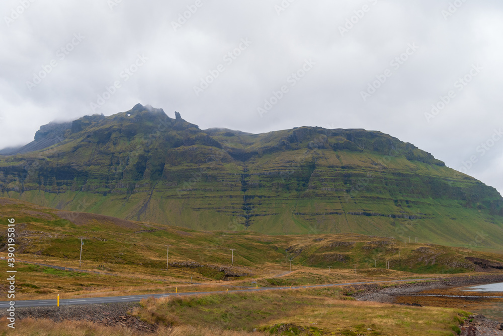 Kvíabryggja mountain from the shore of the village of Grundarfjörður