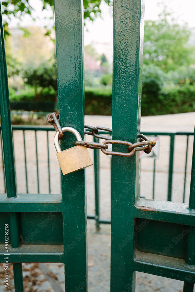 Paris park locked gates during confinement Paris park locked gates during confinement
