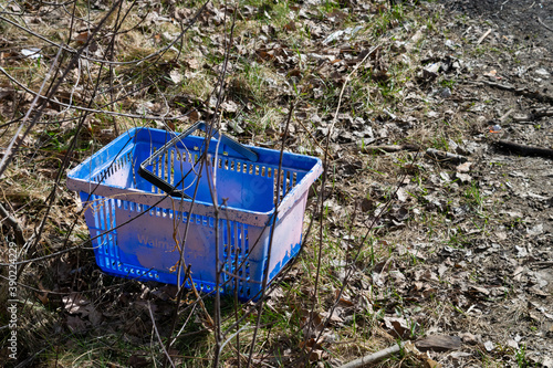 Wallpaper Mural abandoned shopping basket Torontodigital.ca