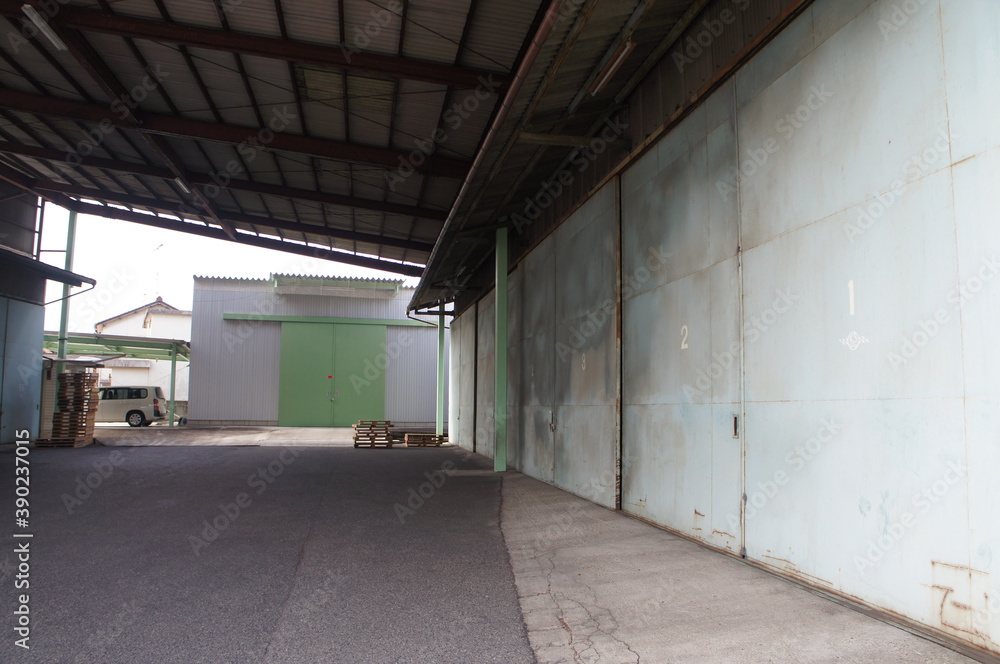 Obraz premium 倉庫