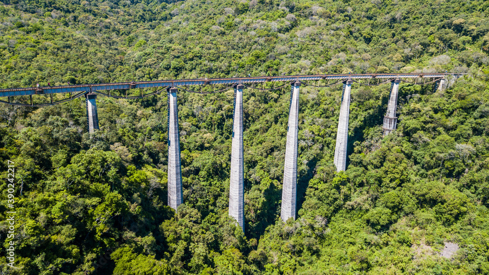 Viaduto Pesseguinho - Ferrovia do Trigo. Aerial view of the Pesseguinho railway viaduct in Dois Lajeados, Rio Grande do Sul