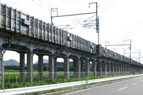 新幹線の高架軌道