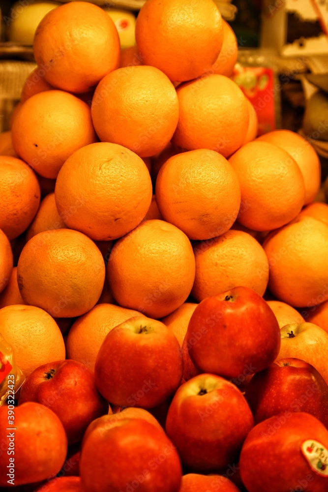 Apples and oranges at the market in Panaji. Promenade. State Of Goa. India.