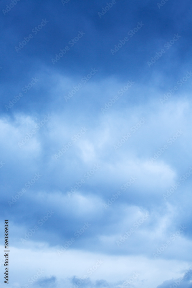 Obraz premium 迫る雨雲