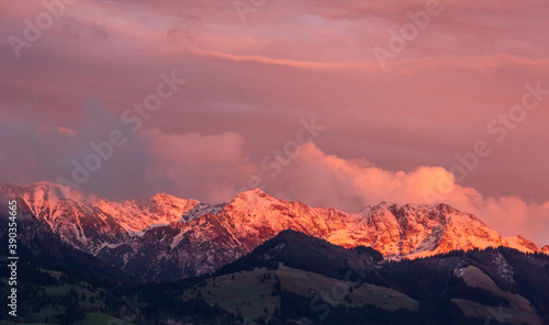 Alpengl  hen - Allg  u - malerisch - Berge