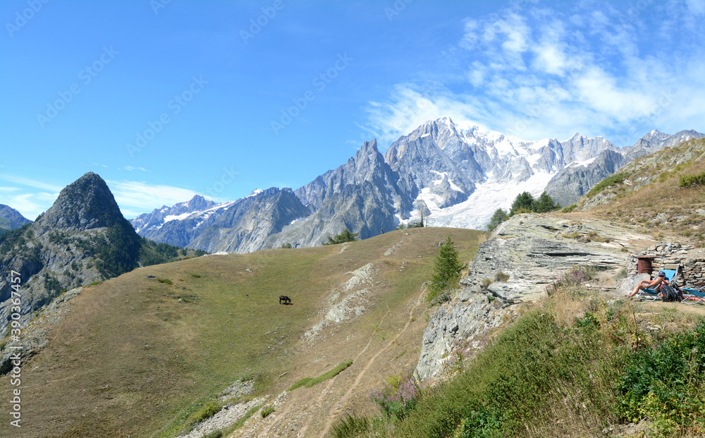 the glacier of Mont Blanc and the panorama of the massif from the Bertone refuge.