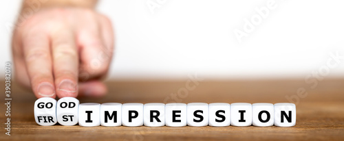 Konstfotografi Dice form the expression good first impression.