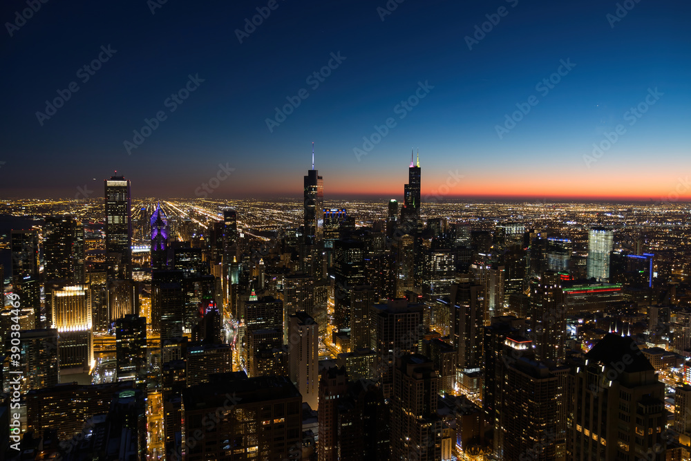 Panoramic view of Chicago city and its shape in the evening 