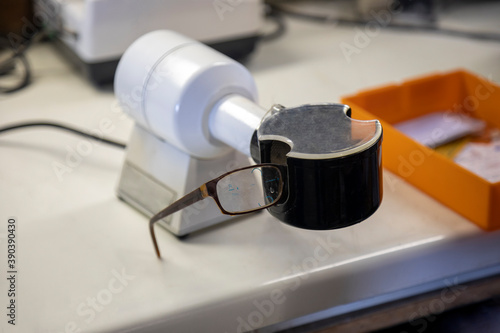 polishing glasses lens machine