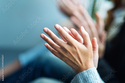 Tapeta Closeup image of people clapping hands together