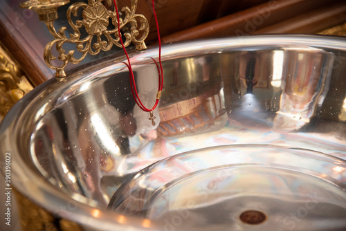 Billede på lærred baptismal font for a child with an Orthodox cross