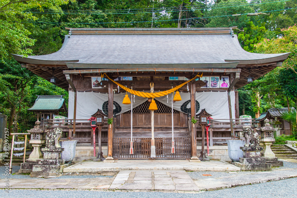 春日神社本殿