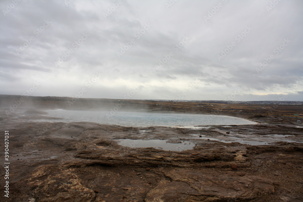 Geysir, heiße Quelle in Island. Beim Origial Geysir, Geysir Geysir, heiße Quelle in Island. Beim Origial Geysir, Geysir