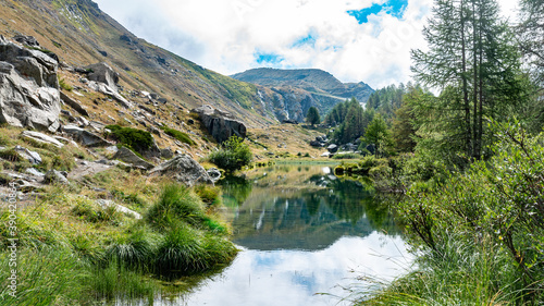 Foto lonely lake Grindjisee in the swiss aps