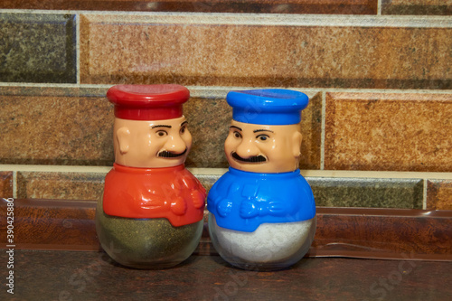 Salt and pepper shakers,in the kitchen salt shaker and pepper in the form of a cook
