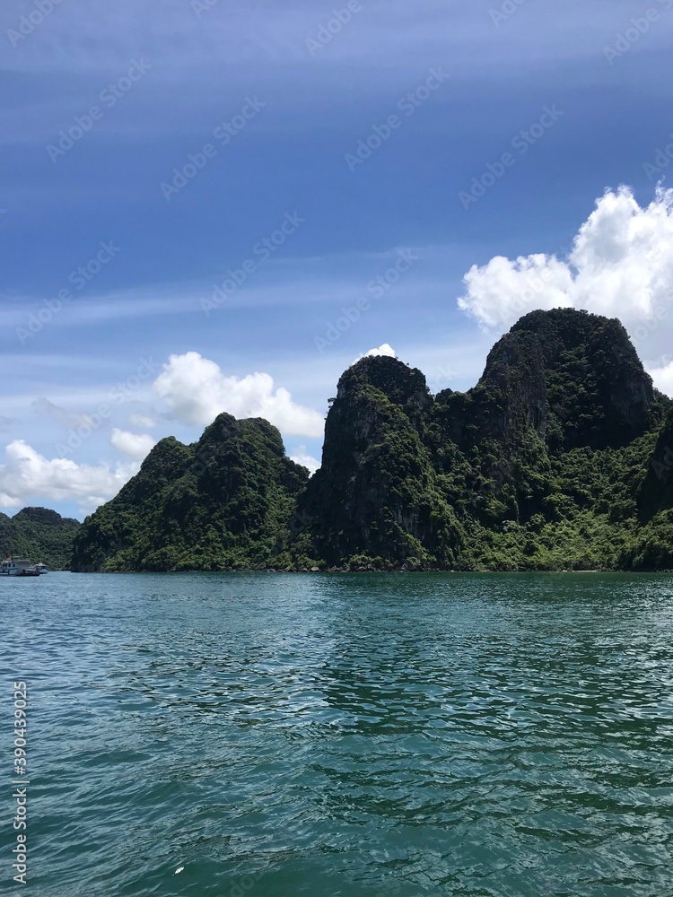 Fototapeta premium The beautiful islets of Halong Bay, Vietnam, a UNESCO World Heritage Site