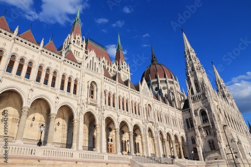 Budapest - Hungarian Parliament © Tupungato