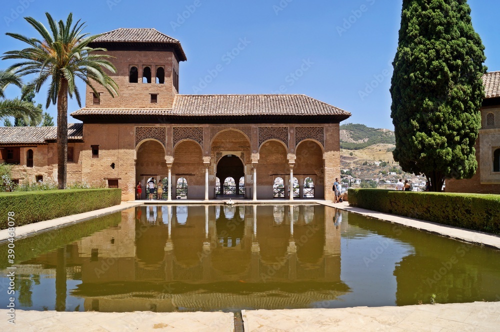 Fachada Externa Do Palácio Nazaries - La Alhambra / Granada / Espanha ...