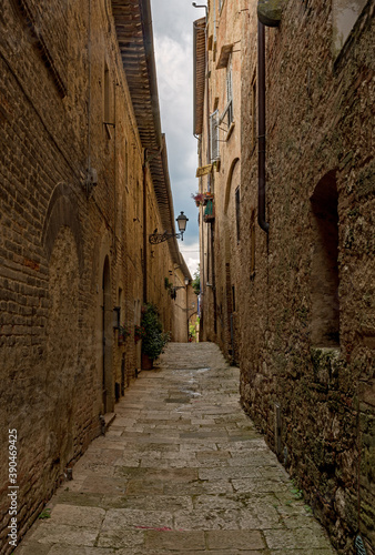 Altstadt von Colle di Val d'Elsa in der Toskana in Italien  © Lapping Pictures