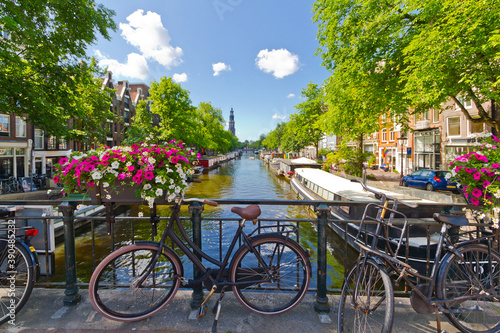 Amsterdamer Gracht im Sommer  photo