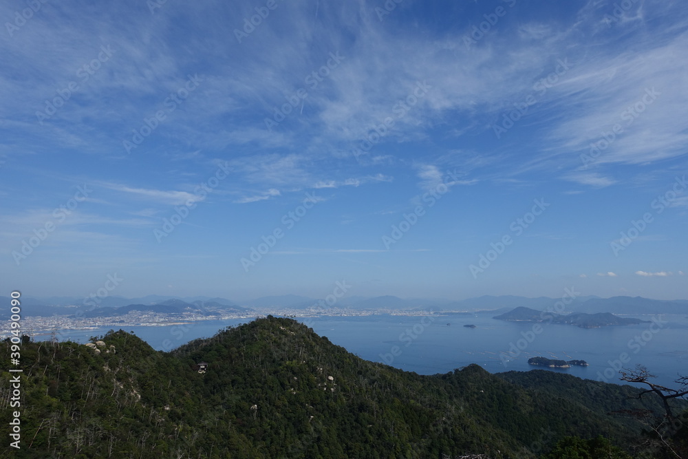 広島宮島からの眺望　瀬戸内海に島々