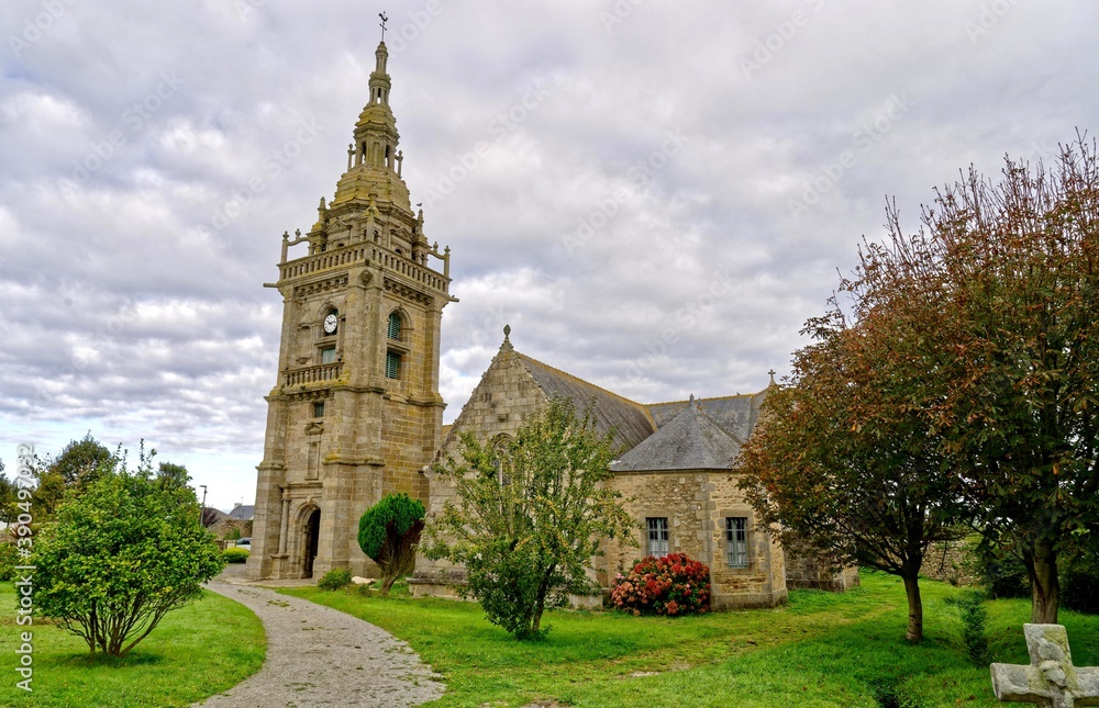  L’église de Saint-Paul-Aurélien, Lampaul-Ploudalmézeau, Finistère, Bretagne, France
