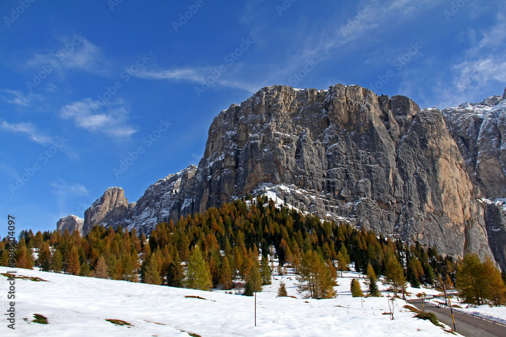 i bastioni occidentali del gruppo del Sella; Dolomiti, Alto Adige