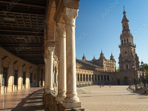 Arched columns and tower of Plaza de España © jcmarcos