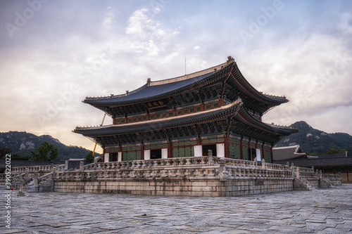 Gyeongbok palace Geunjeongjeon © aaron90311