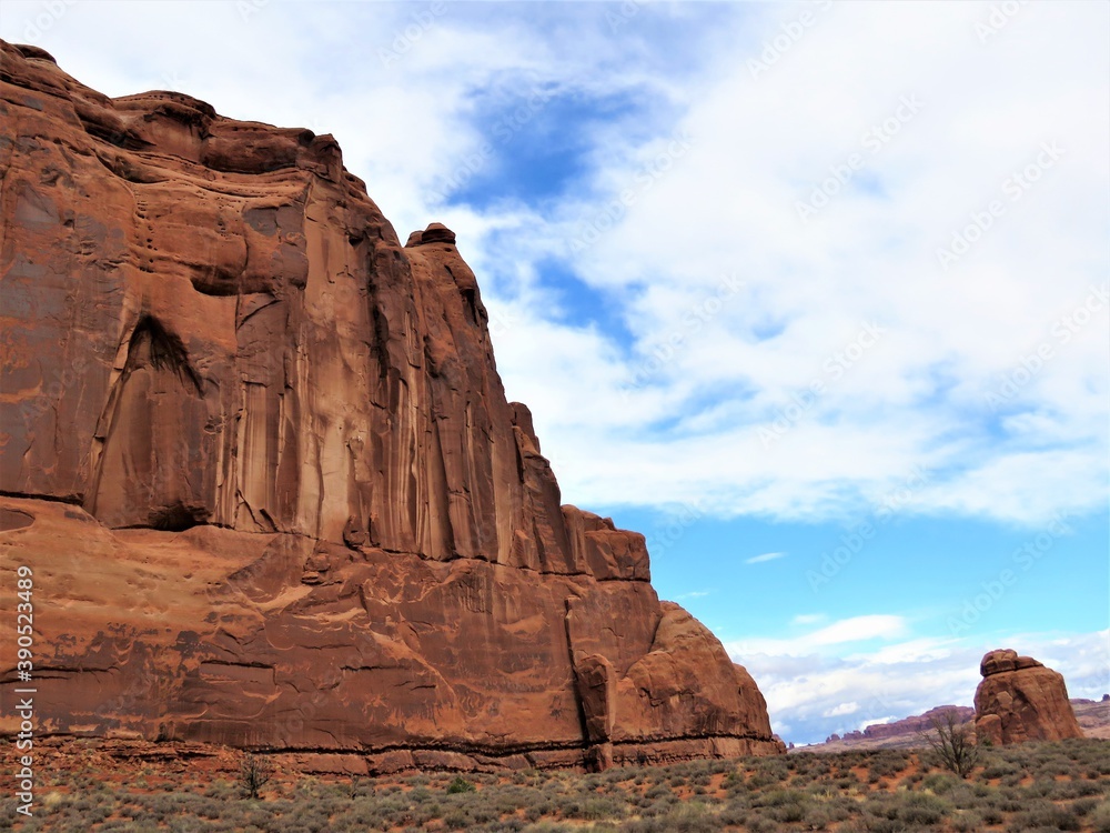 Fototapeta premium Beautiful red sandstone formations in Moab Park