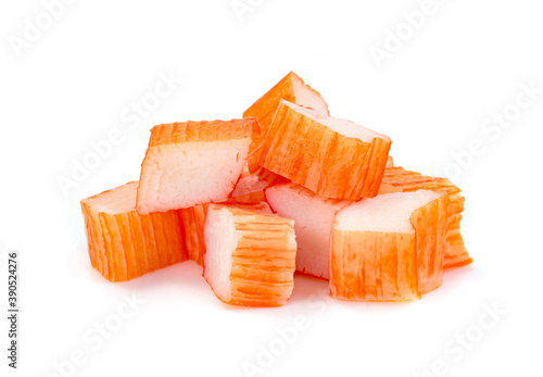 Foto closeup crab sticks chopped isolated on white background