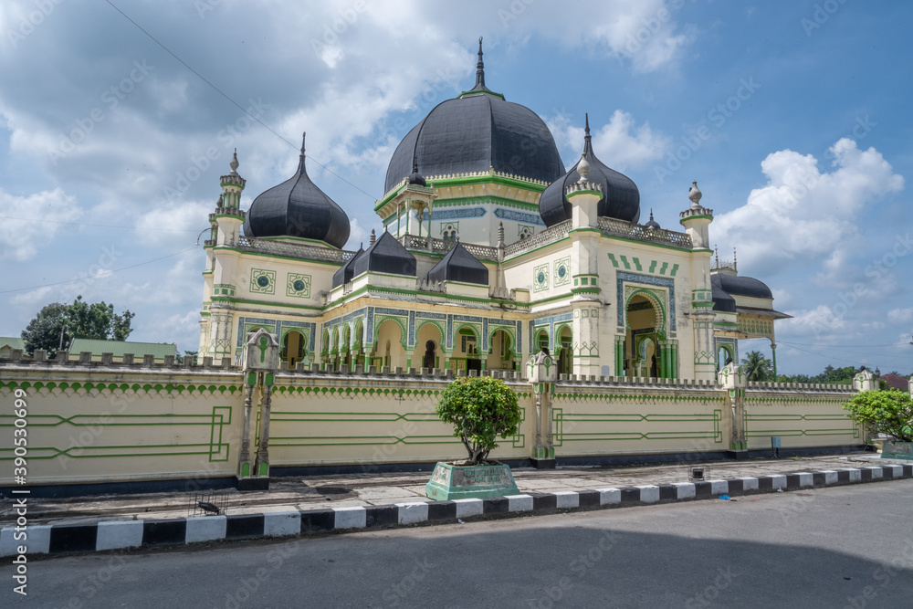 historical mosque with architecture that is thick with Malay culture