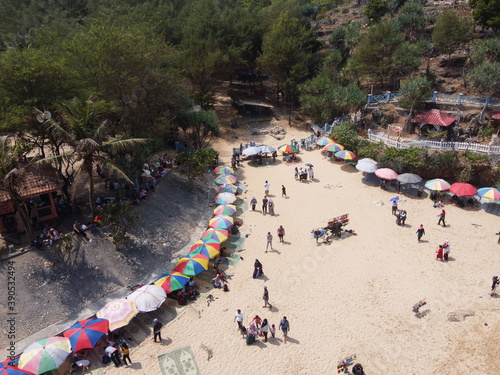 the panoramic beauty of the tourist attraction of Baron Kukup Sepanjang Beach, Gunung Kidul Regency, Yogyakarta Special Region photo