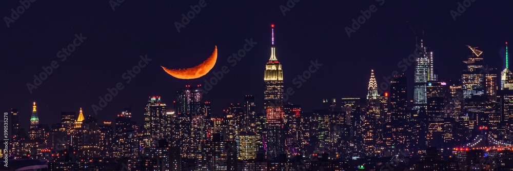 Moon over Manhattan Moon over Manhattan