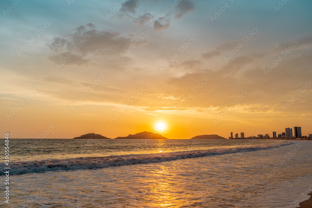 Obraz premium ATARDECER ISLAS