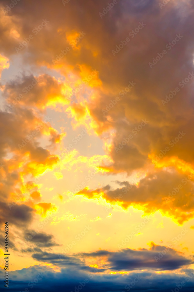 【夕日イメージ】夕日に照らされた空 【夕日イメージ】夕日に照らされた空