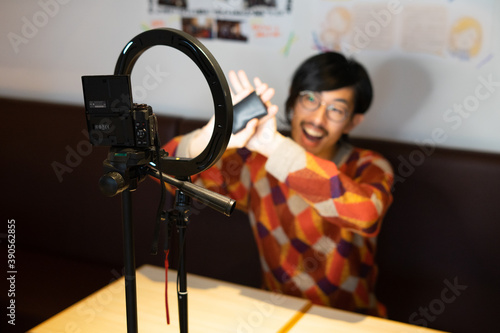 商品紹介をするライバー