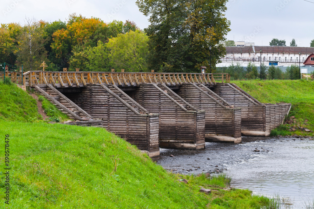Wooden lock of Tikhvinka river