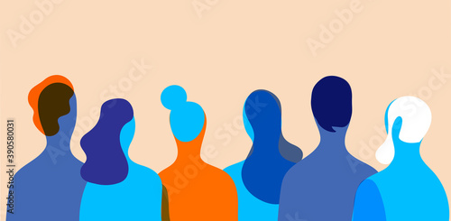 Silhouette di persone viste da dietro che quardano avanti il muro vuoto