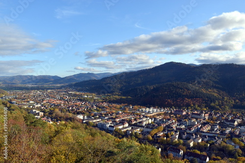 Fototapeta Naklejka Na Ścianę i Meble -  Blick auf Freiburg im Herbst